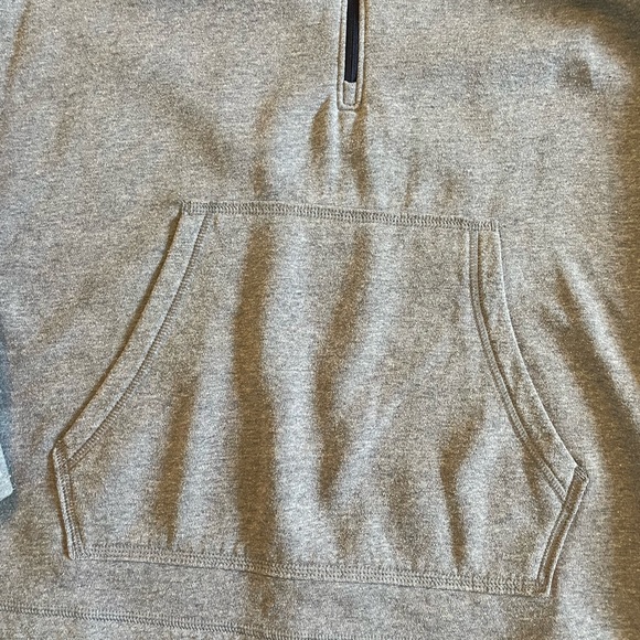 Under Armour 1/2 zip pullover, size medium. Heathered Navy almost gray color. - Picture 4 of 5